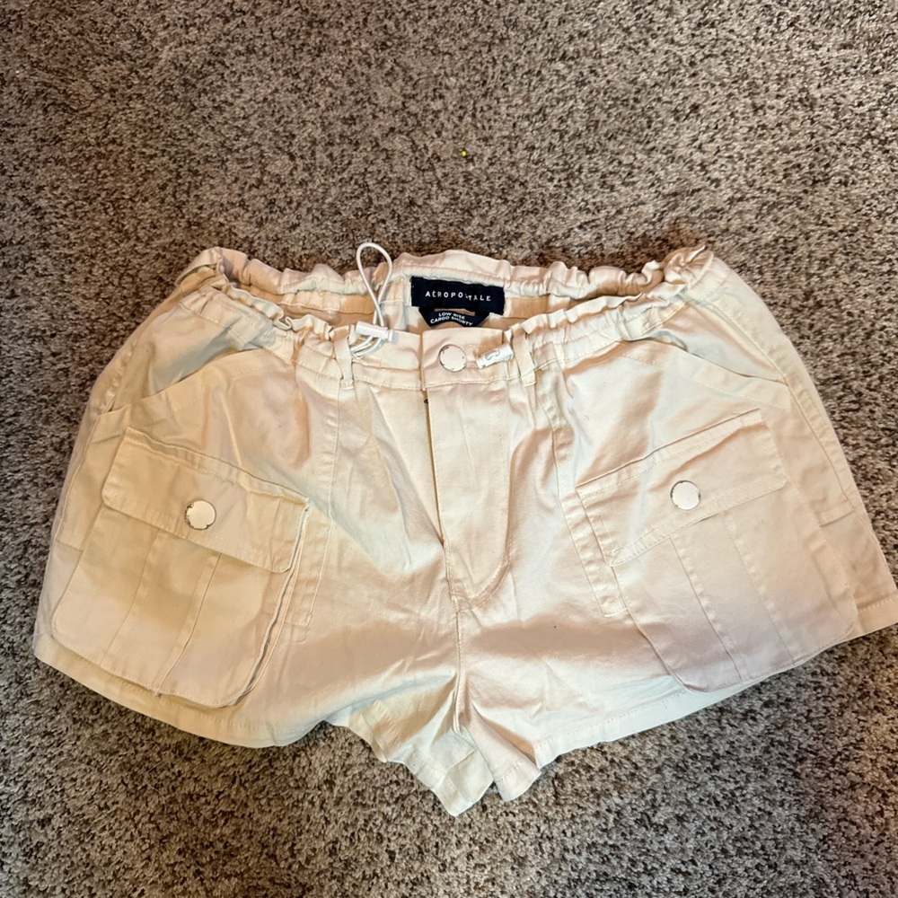 Aeropostale Cream Cargo Shorts Relaxed Fit Lightweight